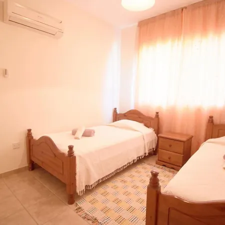 Ferienhaus Tatiana - 3br Coastal Serenity With Private Pool *