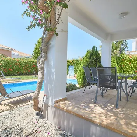 Tatiana - 3br Coastal Serenity With Private Pool Feriehus *