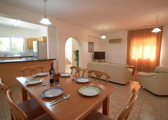 Prázdninový dům Tatiana - 3br Coastal Serenity With Private Pool Pegeia